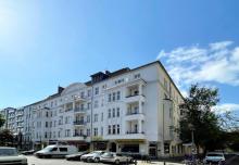 Bezugsfreie, helle 
Altbauwohnung mit Balkon
im schönen Prenzlauer Berg
-Fernwärme- Wohnung kaufen 10439 Berlin Bild klein