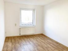 ***2-RAUM-WOHNUNG MIT TAGESLICHTBAD*** und Wanne ab sofort zu vermieten Wohnung mieten 01619 Zeithain Bild klein