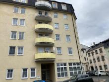 3-Raum Wohnung in zentrumsnaher Lage - 1. OG mit Aufzug und Balkon - optional mit TG-Stellplatz Wohnung mieten 08523 Plauen Bild klein