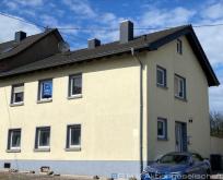 7 Zimmer, Küche und Bad - einseitig angebautes Einfamilienhaus Haus kaufen 66649 Oberthal Bild klein