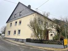 ehemaliger Bauernhof in Ortsmitte mit sehr viel Platz mit kleinem Vorgarten Haus kaufen 55481 Kirchberg (Hunsrück) Bild klein