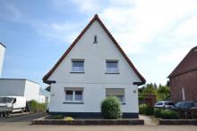 Einfamilienhaus mit großem Grundstück Haus kaufen 37627 Stadtoldendorf Bild klein