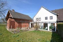 Fachwerkhaus mit Scheune und Nebengebäude Haus kaufen 37632 Holzen Bild klein