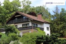 Familienhaus mit Einliegerwohnung!
Beste Aussicht für 3 Generationen! Haus kaufen 95326 Kulmbach Bild klein
