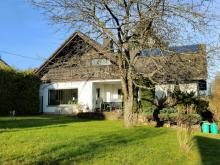 Freistehendes modernes EFH/Bungalow mit schönem Garten und Ausbaupotenzial in Heidenrod-Ortsteil Haus kaufen 65321 Heidenrod Bild klein