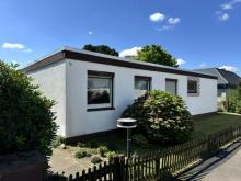 großzügiger Bungalow in schöner Lage zur Erbpacht Haus kaufen 30826 Garbsen Bild klein