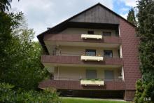 Großzugüg geschnittene Eigentumswohnung mit tollem Balkon und Garage in Kurparknähe Wohnung kaufen 37441 Bad Sachsa Bild klein