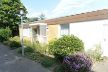 interessanter Atrium Bungalow in angenehmer Wohnlage Haus kaufen 30823 Garbsen Bild klein