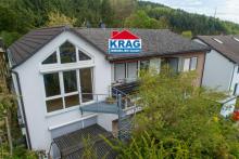 ++ KRAG Immobilien ++ Sonnig mit Aussicht ++ mit Wohnrecht bei einer Wohnung ++ Garten | Terrassen Haus kaufen 35232 Dautphetal Bild klein