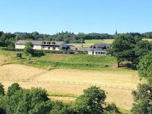 Pferdehof mit herrlichem Blick über den Rhein mit modernem Wohnhaus in Alleinlage Haus kaufen 55430 Oberwesel Bild klein