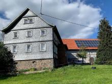 Pferdeliebhaber aufgepasst!!! Provisionsfrei: Reitplatz-Wiesen-Ortsrandlage Haus kaufen 36325 Feldatal Bild klein