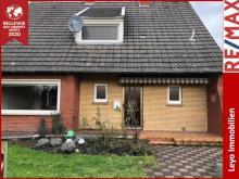 *Ruhige Lage*
*Durchdachte Aufteilung*
*KAMIN*
*Große Terrasse*
*Blickdichtes Grundstück* Haus kaufen 26603 Aurich Bild klein