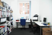 Toll gelegenes Büro in netter Bürogemeinschaft ab sofort zu vermieten Gewerbe mieten 30161 Hannover Bild klein
