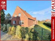 TOP Einfamilienhaus * MEGA-Preis * 2 Wohneinheiten möglich * Sackgassenlage * 30er Zone * TOP Verkehrsanbindung * Grundstück über 1100qm Haus kaufen 26409 Wittmund Bild klein