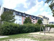Vermietete 3-Raumwhg. mit Aufzug, Balkon und TG-Stellpl. in zentrumsnaher Lage! Wohnung kaufen 08523 Plauen Bild klein