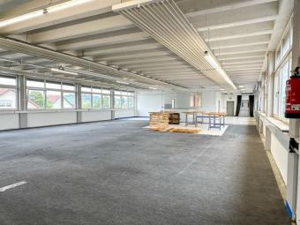 341 m² Fläche mit Lastenaufzug Gewerbe mieten 73614 Schorndorf (Rems-Murr-Kreis) Bild mittel