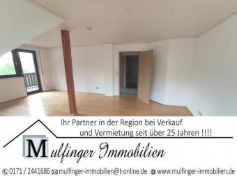 4 Zi. DG Wohnung mit 2 Balkonen, Gartenanteil und Garage Wohnung mieten 91350 Gremsdorf Bild mittel