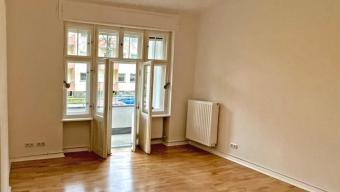 Attraktive 3-Zimmer-Wohnung 
in Berlin-Lankwitz
mit Balkon und Garten 

- Erstbezug nach Sanierung - Wohnung kaufen 12249 Berlin Bild mittel