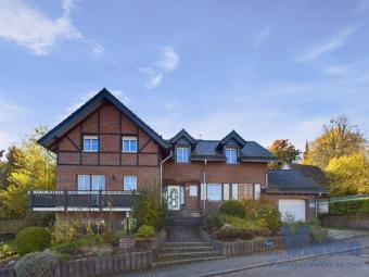 Charmantes Wohnhaus mit viel Platz für Ihre Lieben und zusätzlicher separierter Einliegerwohnung Haus kaufen 53937 Schleiden Bild mittel