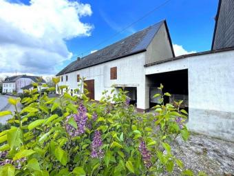 Eifel-Bauernhaus im ruhigen Ort Nähe Ulmen mit 3.134 qm Land, Scheune, Stallungen und Bauland Haus kaufen 56766 Auderath Bild mittel