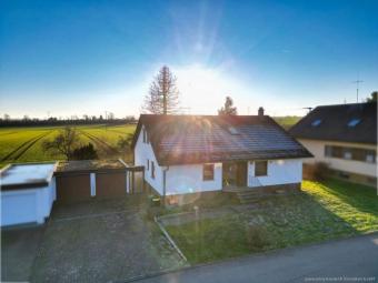 Einfamilienhaus in Ortsrandlage mit zwei Garagen und potentieller ELW Haus kaufen 78073 Bad Dürrheim Bild mittel