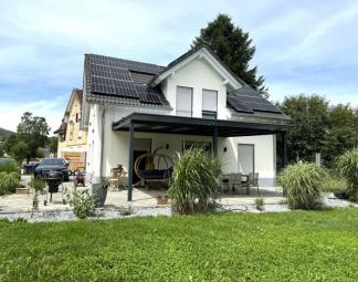 Erzingen-Energetisch TOP ausgestattetes freistehendes Einfamilienhaus mit Doppelgarage+Wallbox Haus kaufen 79771 Klettgau Bild mittel