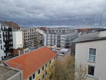 Gebrauchstüchtige Büro-/Praxisfläche in sehr gepflegtem Bürohaus mit PKW-Stellplatz im Gebäude Gewerbe mieten 66111 Saarbrücken Bild mittel