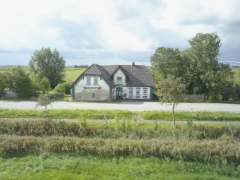 Großes Anwesen mit viel Platz und Teich in Drage Haus kaufen 25878 Drage (Kreis Nordfriesland) Bild mittel