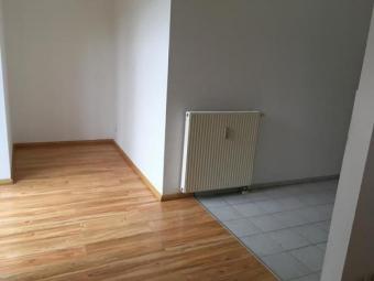 * Großzügige 2-Zimmer mit Wannenbad, Vinyl, Balkon, offener Küche und Aufzug! * Wohnung mieten 09113 Chemnitz Bild mittel