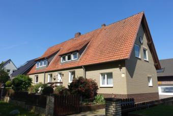großzügiges Zweifamilienhaus in begehrter Wohnlage Haus kaufen 30900 Wedemark Bild mittel
