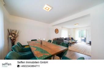 Kernsaniert, geräumig & luxuriös - Modernes Wohnen im Eigenheim auf 3 Etagen mit Garten & Garage Haus kaufen 42659 Solingen Bild mittel