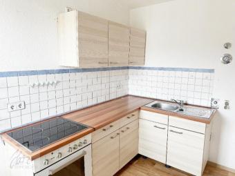 *** KLEIN... GEMÜTLICH... UND MIT KÜCHENZEILE ! *** Helle 2-Raumwohnung zu vermieten Wohnung mieten 01587 Riesa Bild mittel