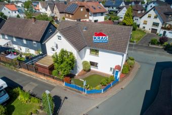 ++ KRAG Immobilien ++ am 17.11.2024 um 15:30 Uhr Besichtigung ++ einfach so vorbeikommen ++ Haus kaufen 35236 Breidenbach Bild mittel