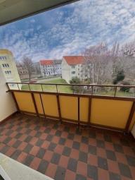 Schöne Stilvolle sonnige 3-R.-Wohnung in Dessau im 2.OG,58,20m2 mit BLK.zu vermieten.
 Wohnung mieten 06842 Dessau-Roßlau Bild mittel