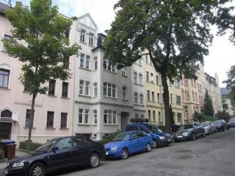 Sehr große 2-Zimmer mit 27 m²-WoZi, Wannenbad, EBK Abstellraum und Riesenbalkon! Wohnung mieten 09130 Chemnitz Bild mittel