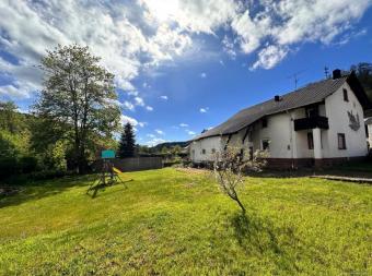 Teilsaniertes großes Wohnhaus in Haustadt Haus kaufen 66701 Beckingen Bild mittel