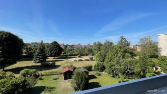 traumhafter Ausblick: Wohnung mit Süd-Balkon im 5. OG im Englischen Viertel, derzeit vermietet Wohnung kaufen 13407 Berlin Bild mittel