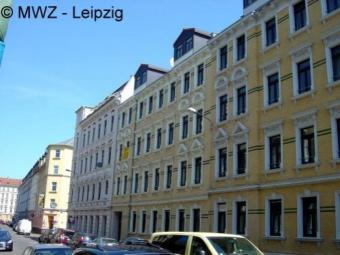 wohnen in Lindenau in einer schönen & hellen 2-Raumdachgeschoßwohnung mit grünem Hof Wohnung mieten 04177 Leipzig Bild mittel
