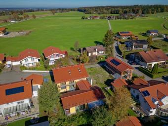 Zwischen Rosenheim und Wasserburg - Neubau in traumhafter Ortsrandlage Haus kaufen 83569 Vogtareuth Bild mittel